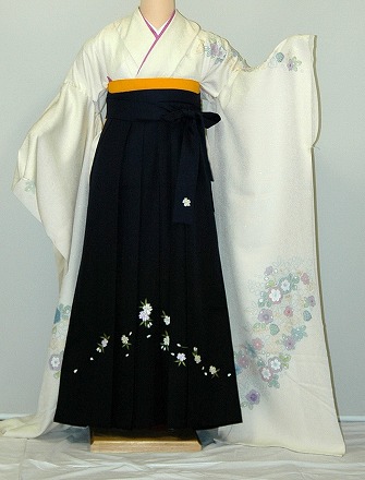 【レンタル】振袖、袴（刺繍はかま）レンタル【白・薄色系】【HF940】ワイドサイズ/ゆったり/大きい/幅広/2Ｌ/3Ｌ/13号/15号/袴レンタル 冬春キャンペーン｜かしいしょうプラザ大きい留袖振袖