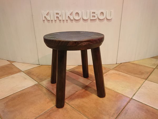 椅子 焼桐 桐 持ち運び 軽い 板座 呼吸する椅子 自然浄化 長時間でもお尻が痛くならない 腰が楽 日本製 国産 大川家具 伝統工芸 マイナスイオン 丸椅子 新型 おしゃれ 浮造り ダイニング 書斎 ワーキング チェア
