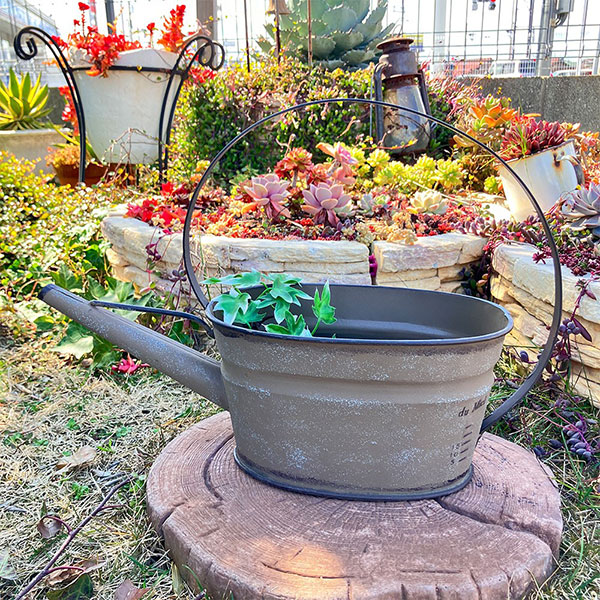 たか　ブリキシャビーシック プランター＋ラビット2点 たか ブリキシャビーシック プランター＋ラビット2点 たか ブリキ