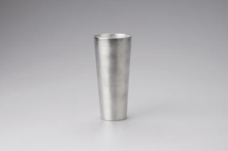能作 ビアカップ L 金沢を代議員団する言い慣わし芸術品 手作り 本錫 酒器 錫 丘陵鋳込み 銅器 富山 酒器 能作 麦酒水呑み 生み出すこと祝い事 一緒になる 還暦祝い事 就職祝 卒祝 しっぺい返し 内祝 501331 一般受け  年の暮差し上げ物  御歳暮クリスマス 差し上げ物 2025