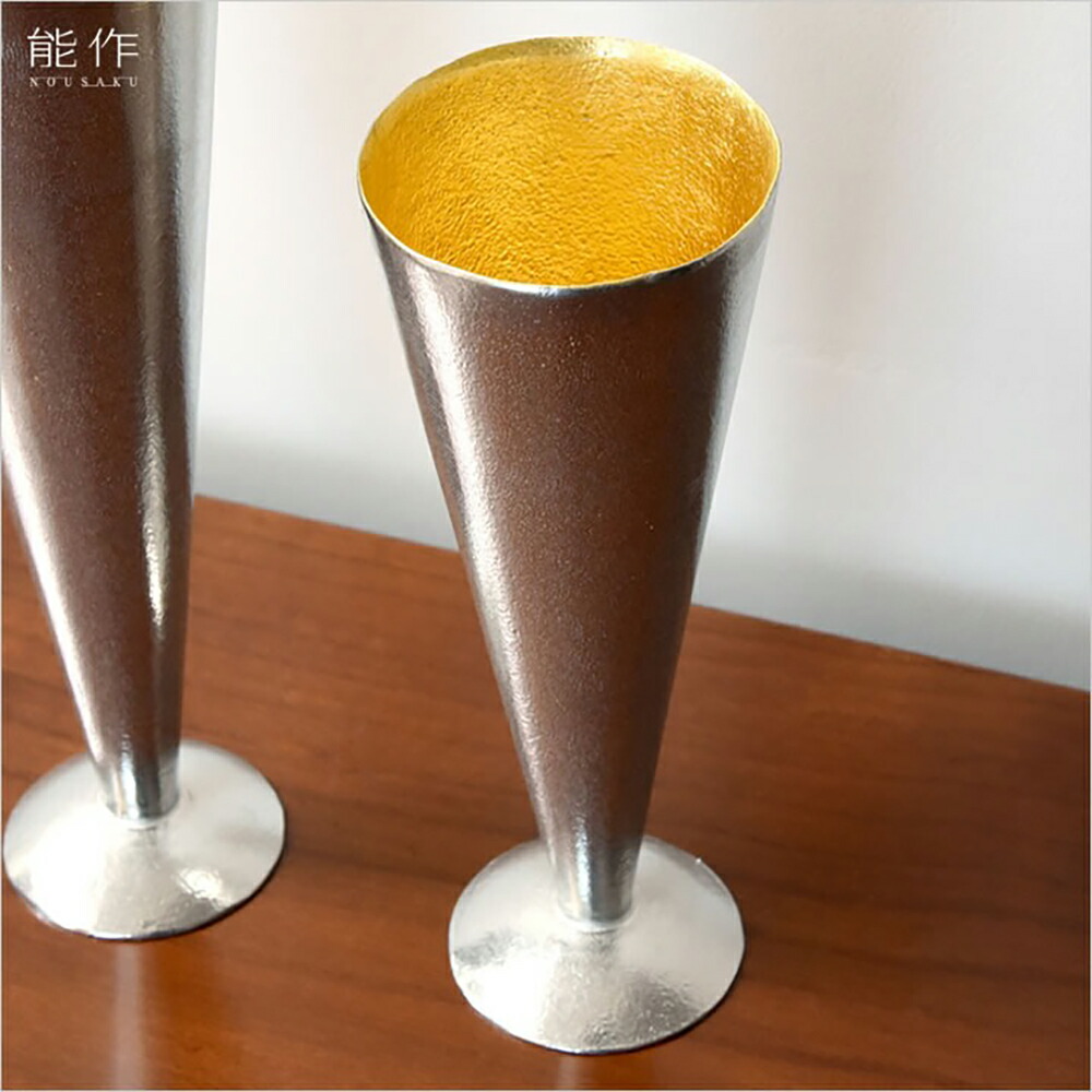 能作 三鞭酒水呑み S 金箔 本錫 能作 酒器 錫 丘陵鋳込み お猪口 がぶ飲み 銅器 富山 酒器 501344 一般受け  年の暮差し上げ物  御歳暮クリスマス 差し上げ物 2025