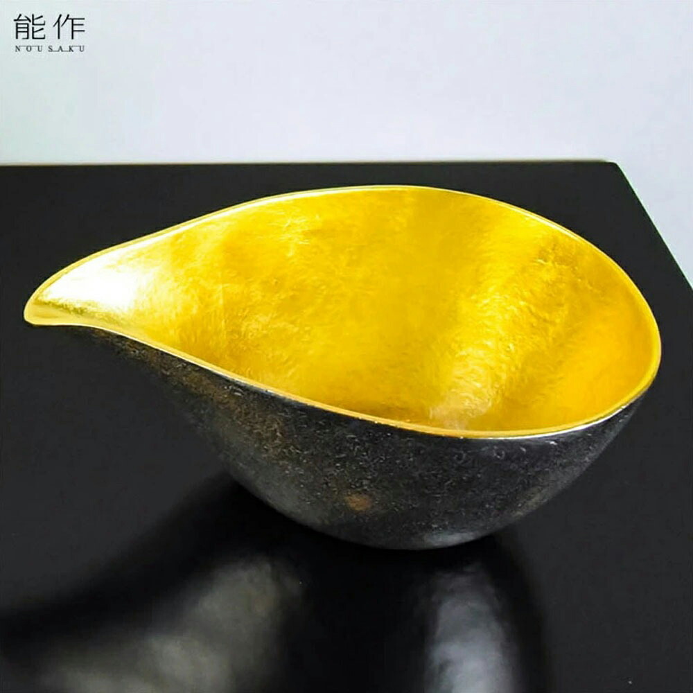 能作 片口（大）金箔 本錫 能作 ぐい呑 おちょこ 片口 酒器 錫 丘陵鋳込み 片口 お猪口 がぶ飲み 銅器 富山 酒器 能作 就職祝 卒祝 しっぺい返し 内祝 511210 一般受け  年の暮差し上げ物  御歳暮クリスマス 差し上げ物 2025