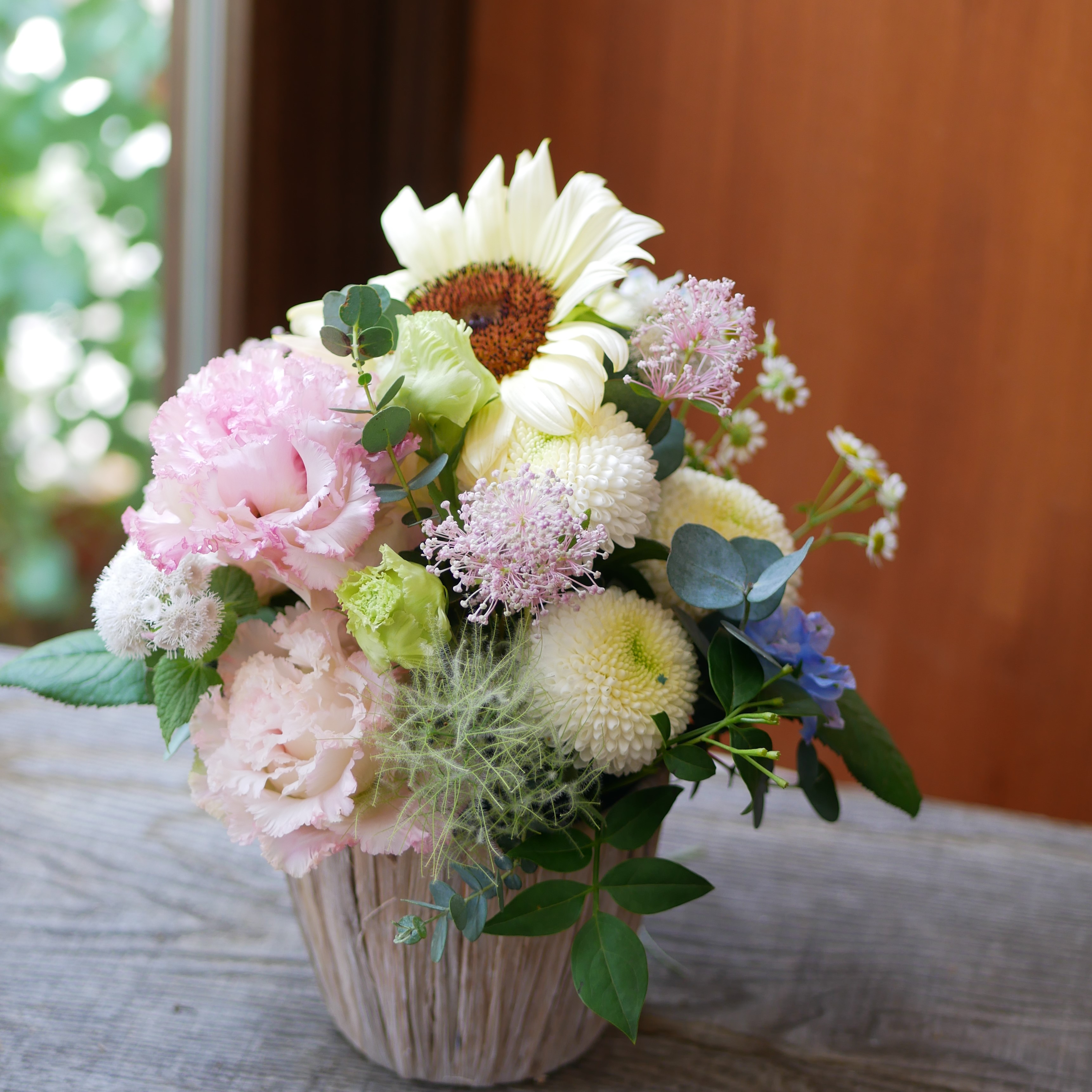 フラワー アレンジメント 花 かわいい 誕生日 お祝 開店祝い プレゼント ひまわり ピンポンマム トルコキキョウ マトリカリア アレンジ 母の日 Mgpadel Com