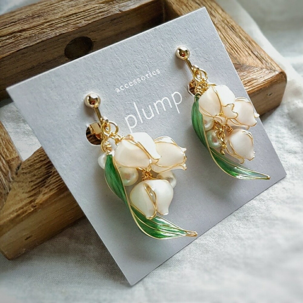 楽天市場】【 送料無料 】 ピアス イヤリング スワロフスキー 星