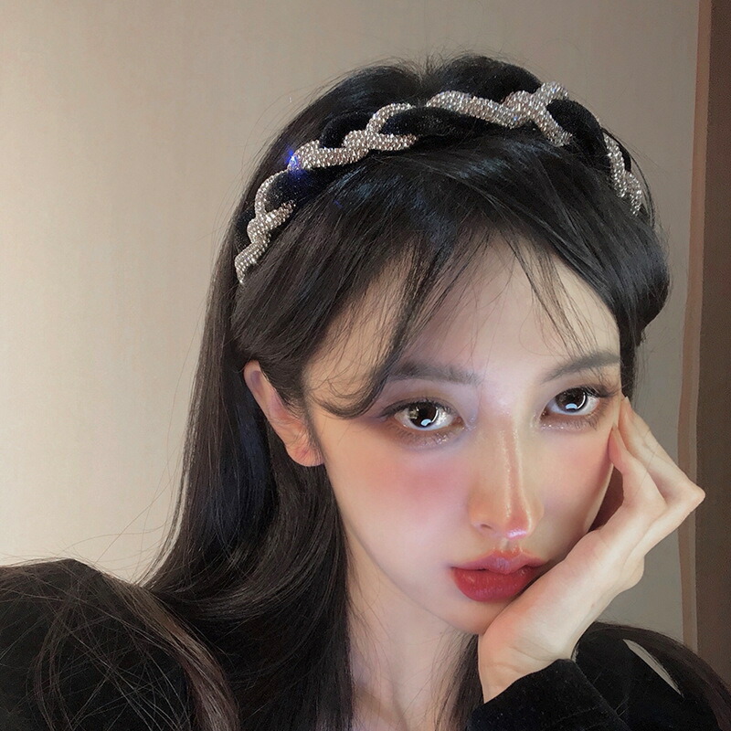 2021年ファッション福袋 カチューシャ バースデーヘア飾り パーティー 誕生日会<br>ヘアアクセサリー 髪留め ヘアアレンジ シンプル  パッチンどめ 女の子 花 パッチン留め プチプラ ピン ヘアアクセ キッズ お呼ばれ 前髪留め 髪飾り シンプル キュート 大人 通販 ...