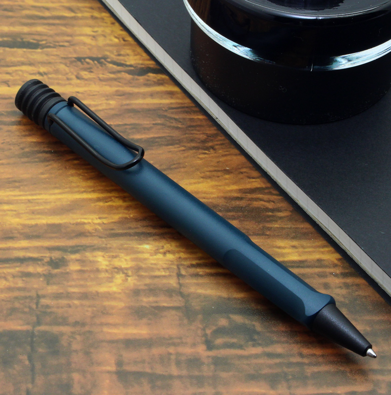 楽天市場 La55 Lamy ラミー Safari サファリペトロール ボールペン 17年限定色レトロな雰囲気漂うマットな質感 L224pe 宅配便 ミニゆうパケット対応 筆記具専門店ペンライフ