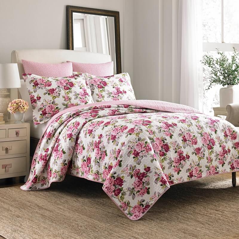 Laura Ashley ローラアシュレイ【シングル】リディア ベッドキルトセット ピンク マルチカバー キルト 寝具 ベッドカバー ピロケース  枕カバー1枚 ベッドキルト ピローカバー 枕カバー ベットカバーセット 寝室 布団カバー | アメリカ直輸入雑貨専門店