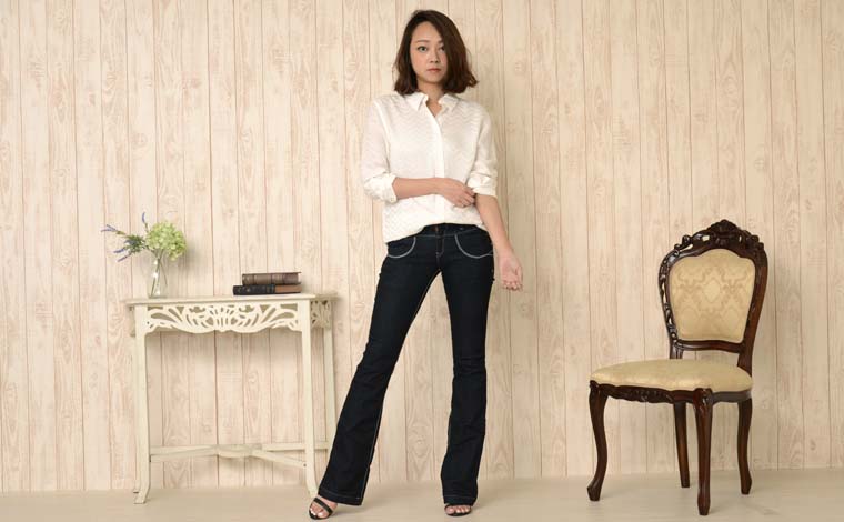 美脚小尻ブーツカット:et/ET BOITE:ハイパワーストレッチデニム・ブーツカットジーンズ(ワンウォッシュ、シワ):E1814-4060 ETジーンズ エボワット デニム ジーンズ レディース フレア 美脚小尻ブーツカット:et/ET BOITE:ハイパワーストレッチデニム・ブーツカットジーンズ(ワンウォッシュ、シワ):E1814-4060 ETジーンズ エボワット デニム ジーンズ レディース フレア