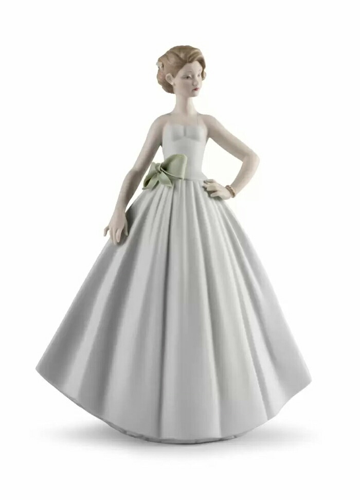 お気に入りのドレス LLADRO リヤドロ 置物 オブジェ インテリア 人形 磁器 かわいい おしゃれ スペイン プレゼント 玄関 お祝い 新築 開業 癒し リビング 寝室 事務所 オフィス 【正規品】 01009567