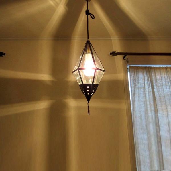 ガラス おしゃれ ライト 照明器具 リビング ペンダントライト 天井照明 ガラスランプ キッチン 照明 リゾートランプ 天井照明 ダイニング 玄関照明 お洒落 アンティーク 内玄関 アクセサリー 天井 １灯 ライト ランプ ペンダントライト ガラス 天井照明 おしゃれ 真鍮