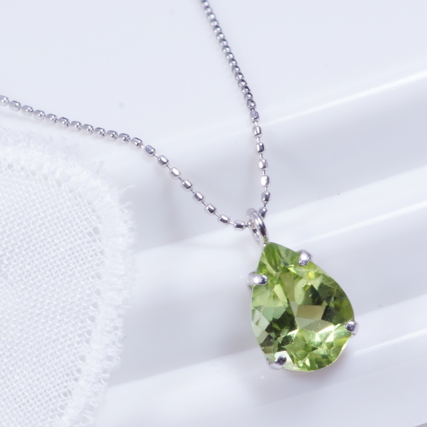 楽天市場】K18 1ct ペリドット ペンダント ダイヤ 0.05ct 18金