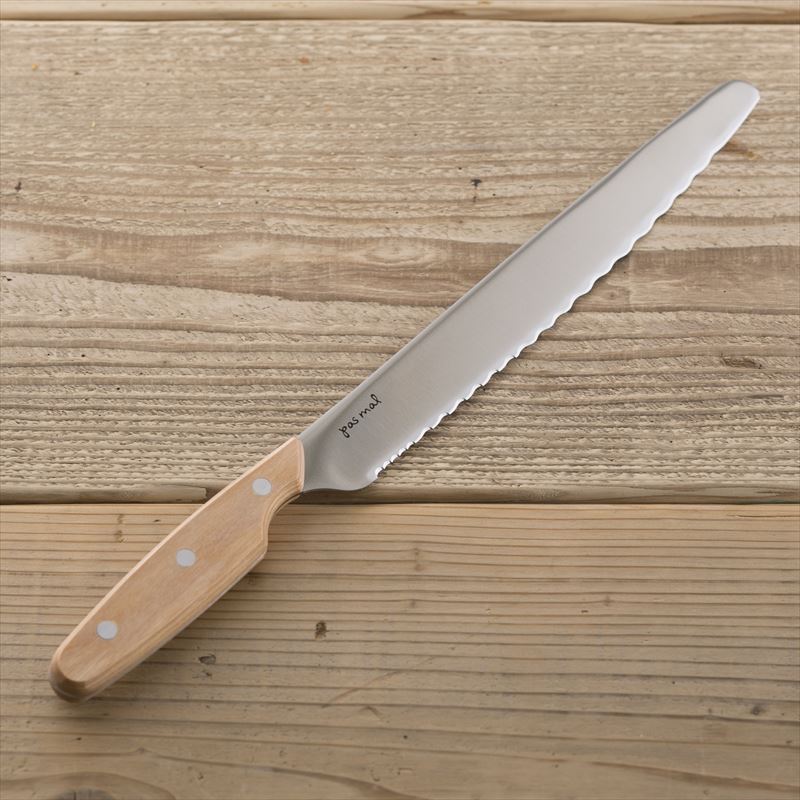 木柄のブレッドナイフ