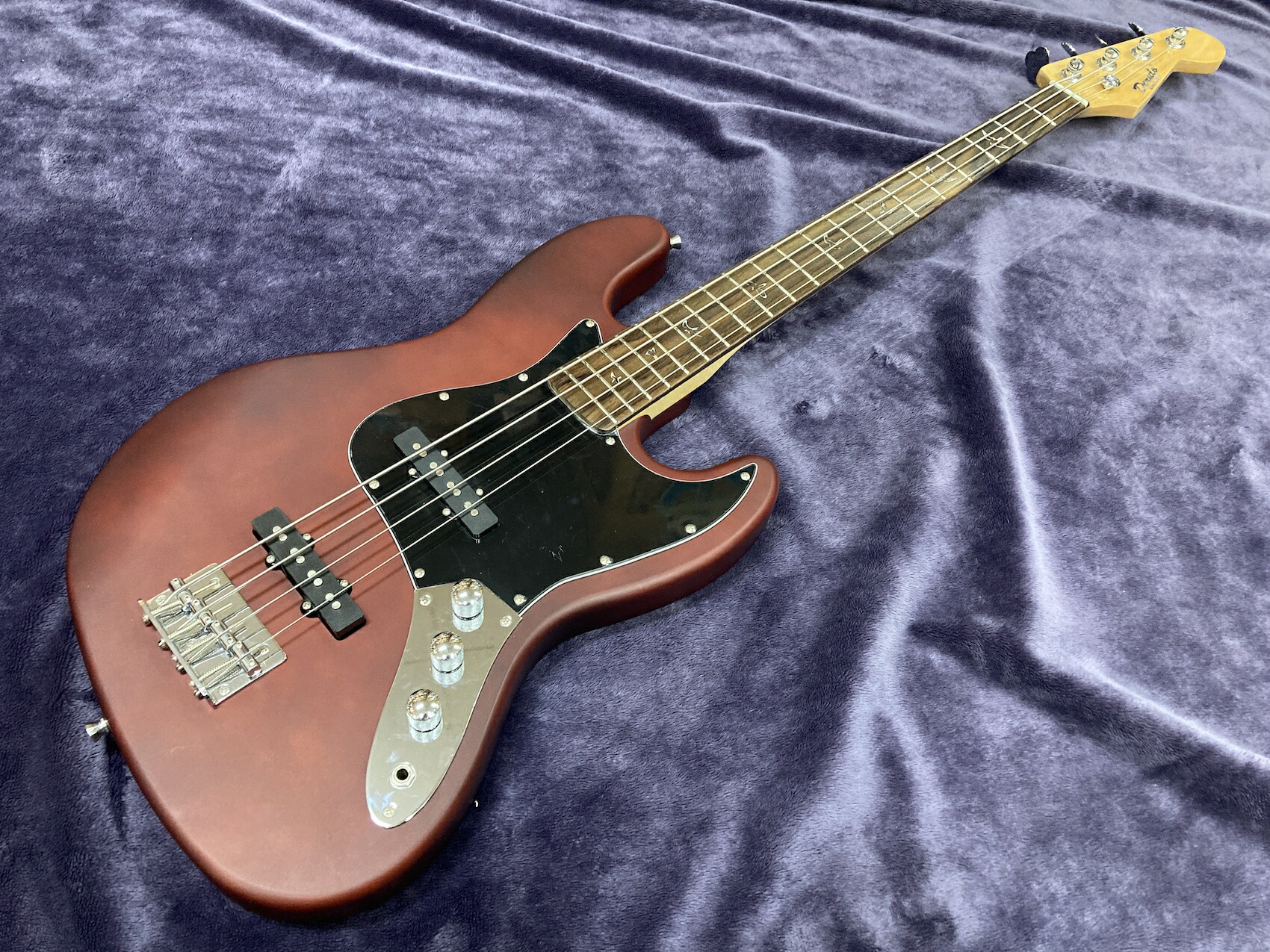 楽天市場 ジャズベース ジャズべ エレキベース エレキ ベース Bass 楽器 音楽 機材 Music 弦 木 木材 かっこいい 調整済み サンバースト 茶色 鼈甲 ピックガード Derulo レリック かいじゅうたちの森