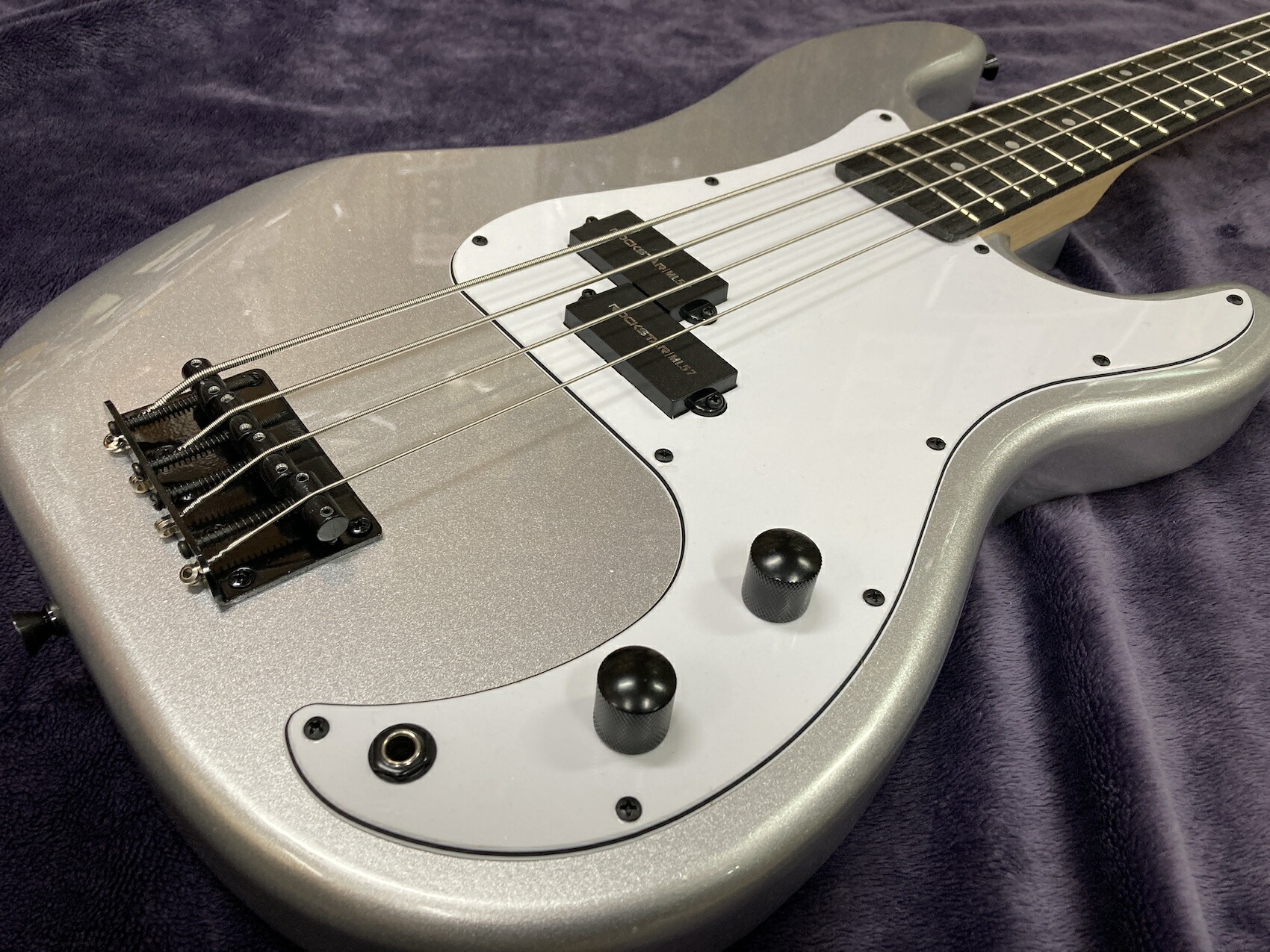送料0円 プレシジョンベース プレべ エレキベース エレキ ベース Bass 楽器 音楽 機材 Music 弦 木 木材 かっこいい 調整済み シルバー ラメ 銀色 Derulo Www Edamalakudystelles In
