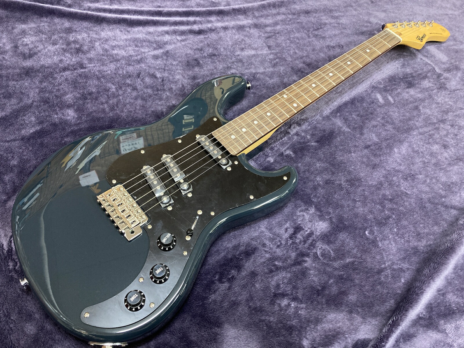 楽天市場 Epiphone Exp Xエクスプローラー エレキギター エレキ ギター Guitar 楽器 音楽 機材 Music 弦 木 木材 かっこいい 調整済み 黒 ブラック かいじゅうたちの森