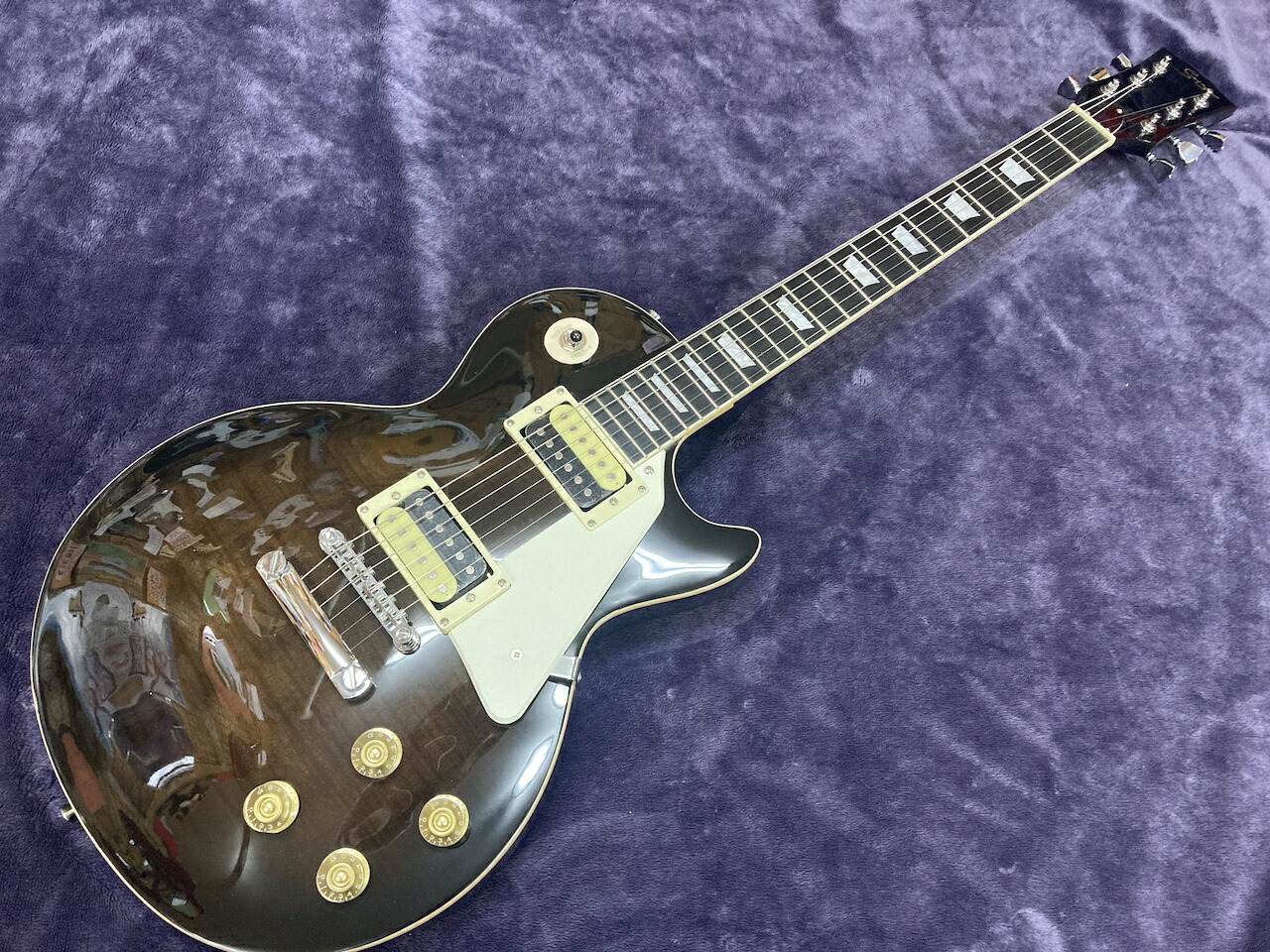 楽天市場 Epiphone Exp Xエクスプローラー エレキギター エレキ ギター Guitar 楽器 音楽 機材 Music 弦 木 木材 かっこいい 調整済み 黒 ブラック かいじゅうたちの森