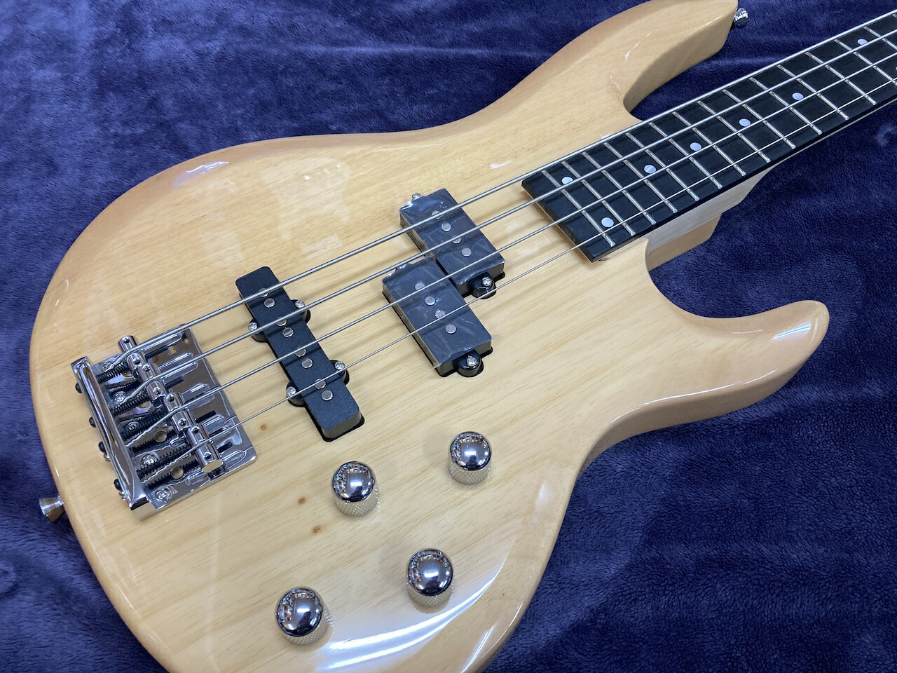 大決算セール Smile Singer G B8 4 N エレキ ベース ナチュラル Bass Pj Pjベース 楽器 音楽 機材 Music 弦 木 木材 かっこいい 調整済み Pe03 Gr