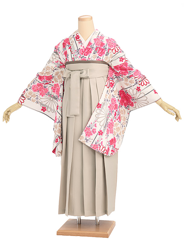 卒業式袴レンタル0072 白地桜菊×ベージュ袴卒業式 袴 レンタル 女性 卒業式袴 フルセットレンタル 大学生 はかま 女性 卒業袴セット 卒業式袴レンタル セット 大学 袴セット 卒業袴レンタル 着物レンタル 卒業式袴レンタル 往復送料無料 新品足袋プレゼント【レンタル】