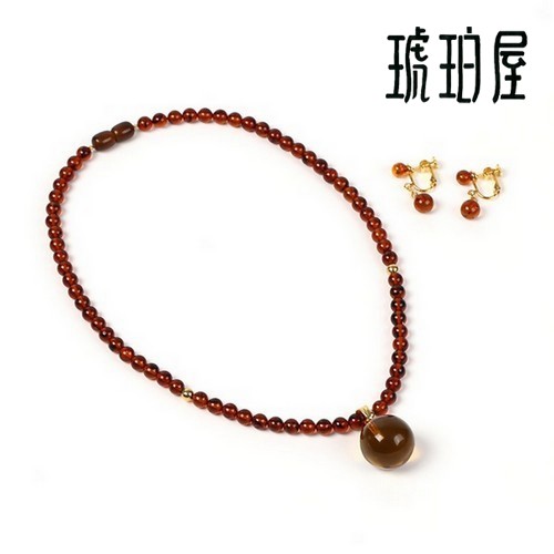 ＼4/15限定！全品P５倍＆最大20％OFFクーポン／琥珀 ネックレス ペンダントトップ イヤリング ３点セット チェリーレッドアンバー 赤42cm K18 バルト産 琥珀屋 送料無料 ハンドメイド 手作り パワーストーン 天然石 No 1387