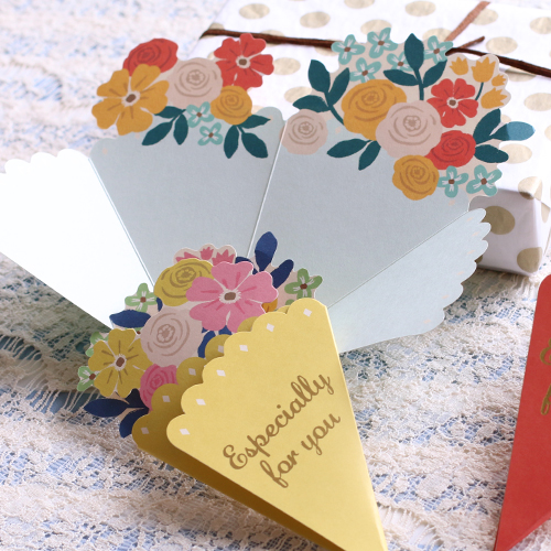 楽天市場 キュートに上品なメッセージカード 花束を広げると メッセージが書き込める ブーケカード 全3色 誕生日 メッセージカード 封筒 おしゃれ 大人 かわいい 可愛い 母の日 Labclip Online Store