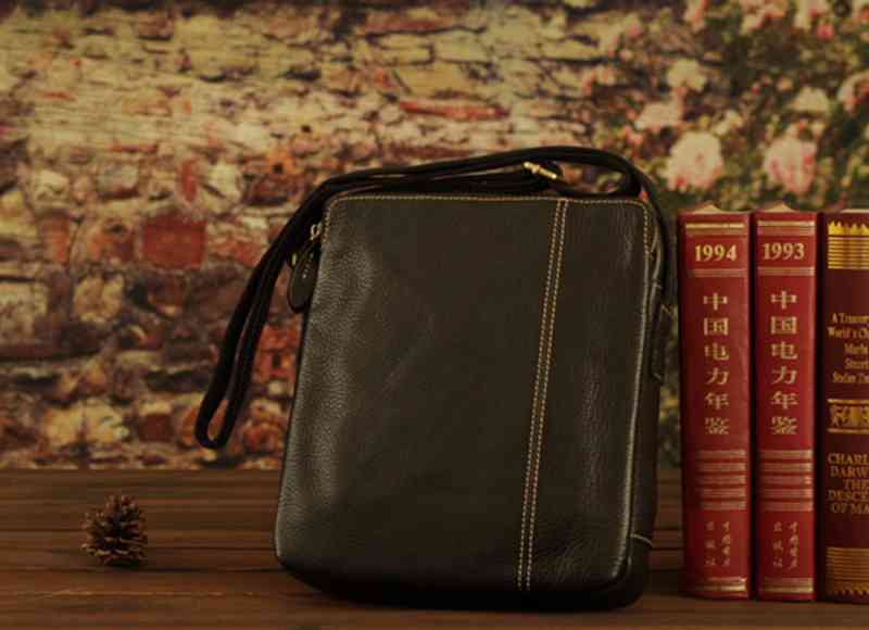【＼クーポン利用で20%OFF!／】 ショルダーバッグ レディース バッグ ミニ A4 帆布 夏 2WAY 2ウェイ 小さめ 革 人気 大人 ブランド 40代 黒 大きめ 縦長 軽い 赤 ナイロン スポーティー 春 レザー 冬 軽量 カジュアル 秋 レザー 旅行 斜めがけ トートバッグ 大容量｜Coat Classic（コートクラシック） 19,841円