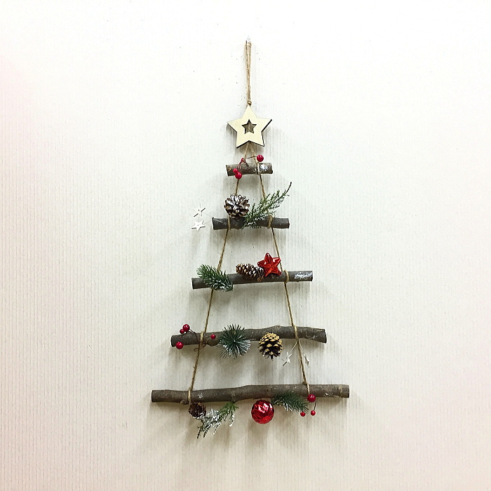 楽天市場 クリスマスツリー 50ｃｍウッドツリーハンガー 北欧 おしゃれ 壁飾り Color And Seasons