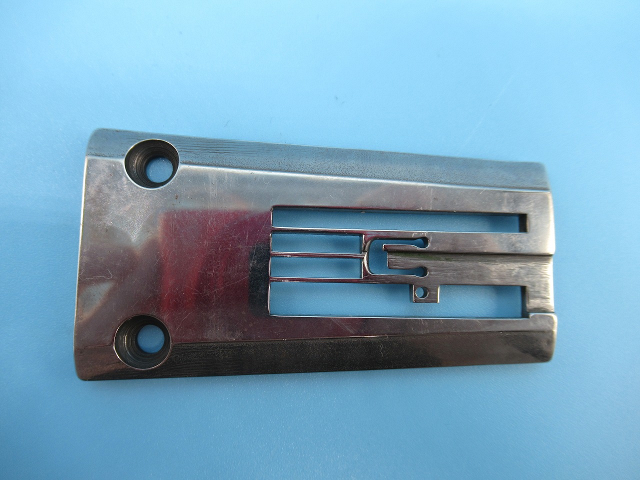 【新品】ペガサス FW-603用針板 パーツ番号は236038B4000|ミシン屋さん3号店