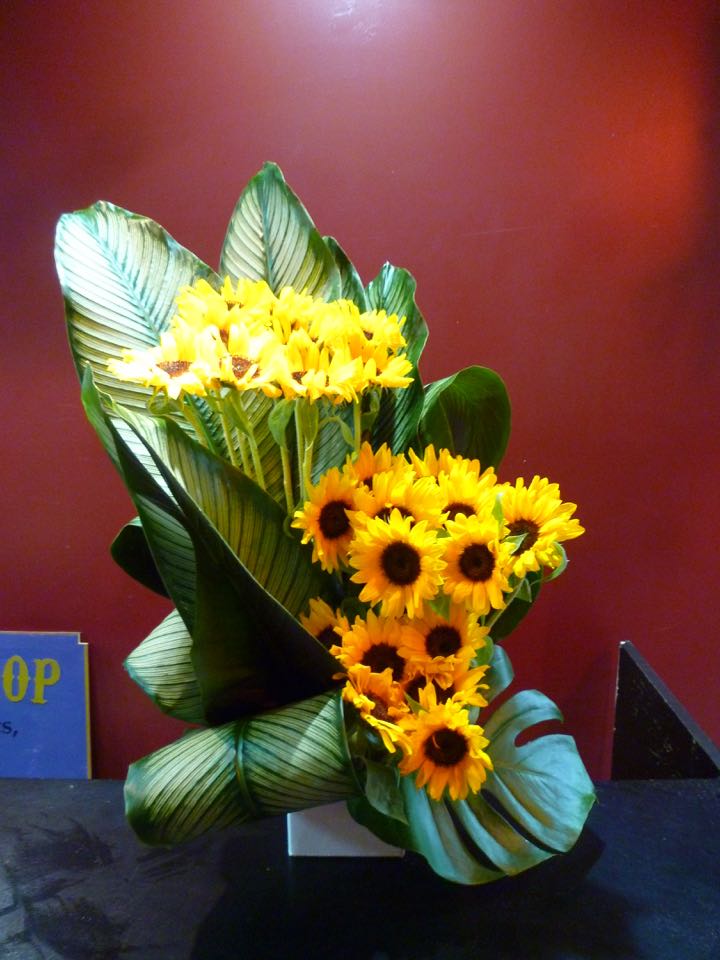 黄色 花 観葉植物 モンステラ カラテア 生花 ひまわり 夏 敬老の日 Mobbs 開店祝 お誕生日 兵庫 Mobbs 向日葵 アレンジメント 御祝 ひまわり Mobbs 黄色 花 観葉植物 モンステラ カラテア 生花 ひまわり 夏 敬老の日 Mobbs 開店祝 お誕生日 兵庫 Mobbs 向日葵 アレンジメント 御祝 ひまわり Mobbs