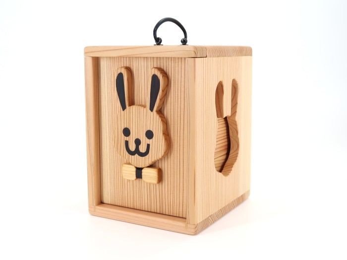 積み木 遊山箱 うさぎ スギ木製 無塗装積木 1歳～ 17ピース入 杉 無塗装 基尺：3cm 遊山箱外寸：幅14.5×奥行16×高さ20cm 日本製 動物 【Woodworksつみつみ】