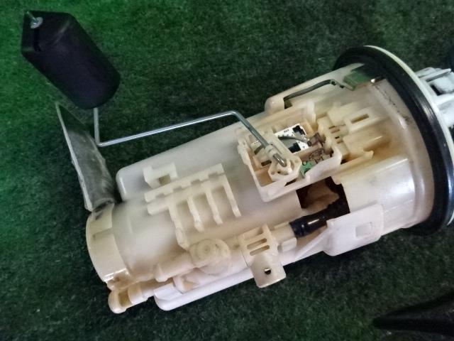 楽天市場】トヨタ アイシス ANM1# ZGM1# ZNM10 燃料ポンプ