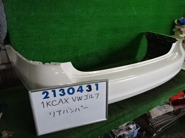 【中古】 フォルクスワーゲン VW ゴルフ 6 ヴァリアント 1KCAX リア バンパー カラー ナンバー LB9A ホワイト