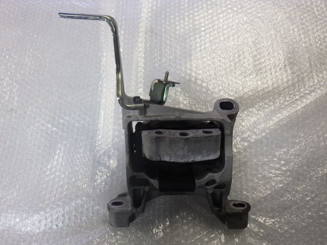 ★CX-8 XD L KG2P★右 エンジンマウント 純正 中古 KB8E-39-060|PartsportAP 店