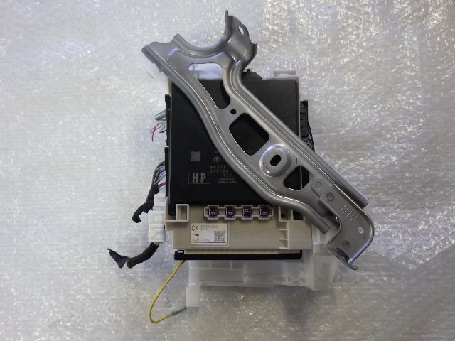★カムリ G AXVH70★室内 ヒューズボックス 純正 中古 MPXボディコンピューター