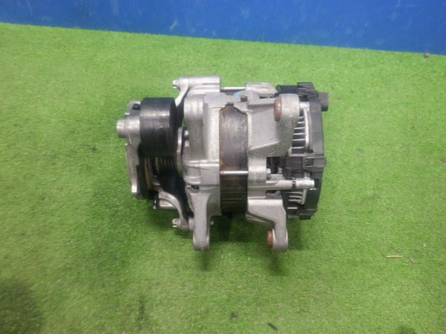 ★ベンツ Aクラス V177 5BA-177184 A180 スタイルセダン AMGライン 冠水車★オルタネーター 21,119円