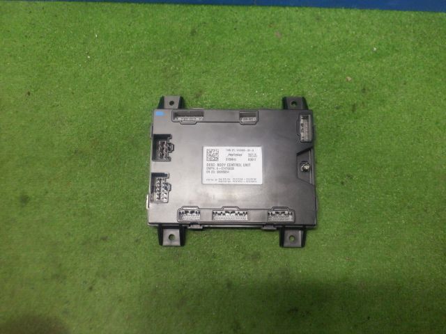 ★テスラ モデルS 75 型式不明 2018年★ボディコントロールユニット 1010906-00-G