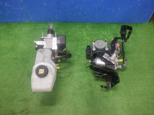 ★カローラスポーツ ZWE211H ハイブリッドG 前期★ブレーキマスター ABSブースターポンプ 44050-12D90 47050-12C20 47070-47100｜PartsportAP 店