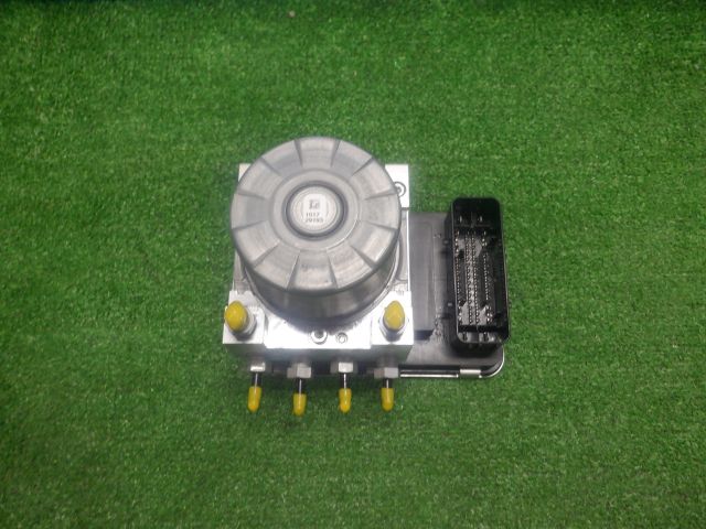 ★ボルボ V60 DBA-ZB420 クロスカントリー T5 AWD プロ★ABSアクチュエーター 32214804