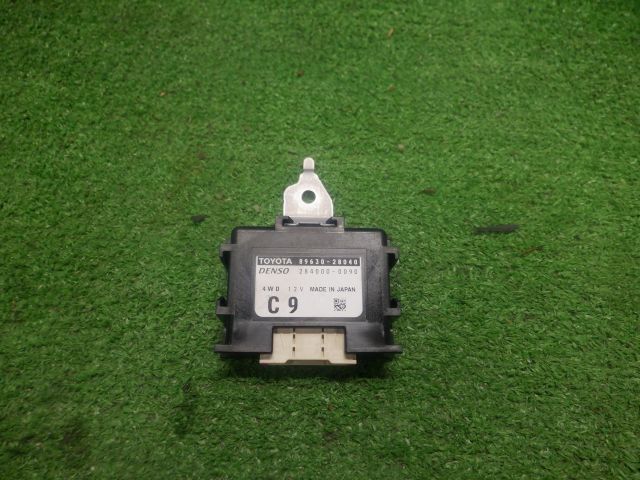 ★ヴォクシー MZRA95W S-G★4WDコンピューター 89630-28040