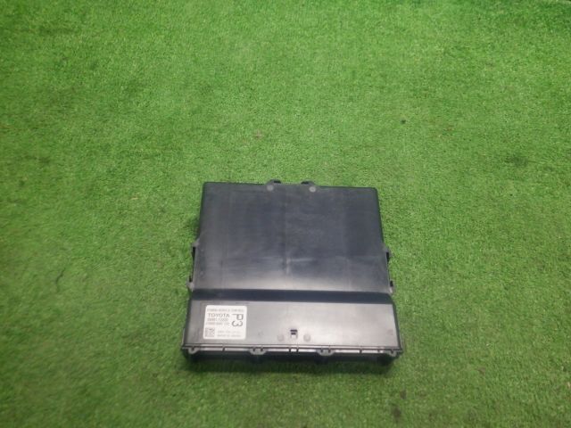 ★カローラスポーツ 6AA-ZWE213H ハイブリッドG Z 前期★ハイブリッドビークルコントロール 89981-12200