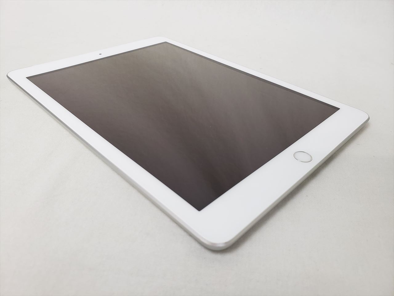(中古) iPad(第6世代/2018) Cellular 128GB シルバー /MR732J/A 、au|PCワンズ