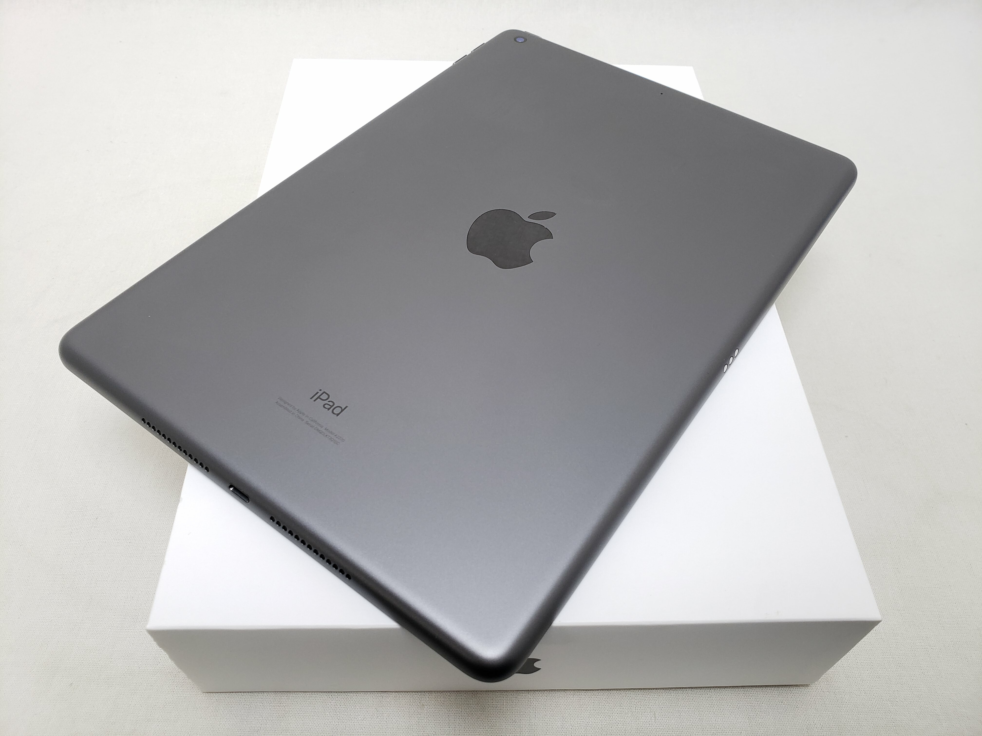 (中古) iPad（第8世代/2020） Wi-Fi 32GB スペースグレイ /MYL92J/A