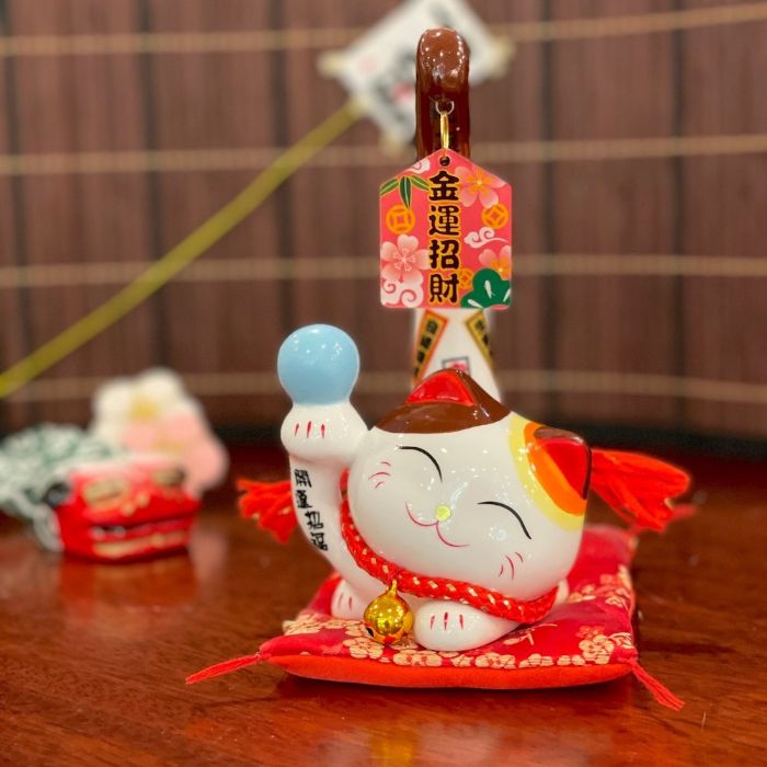 まねきねこさま専用 Introducing MANEKI MANEKO and her three friends🐈 MANEKI