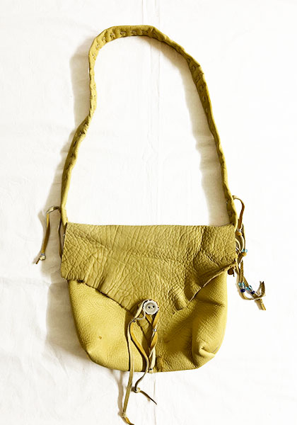 Nasngwam ナスングワム | DEARSKIN MESSENGER BAG / 鹿革御徒面子[BEIGE]