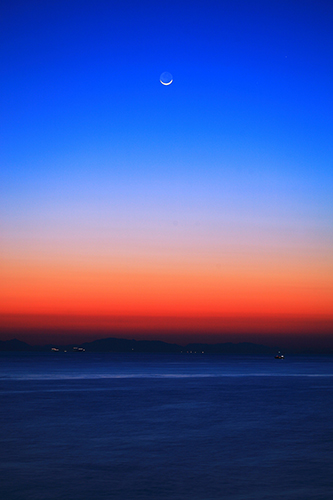 楽天市場 ポストカード 空 雲 星 月 飛行機 花 海 風景空の写真家 フォトグラファー 写真 薄明の中での地球照 空工房 Siesta ｓｉｅｓｔａ Web