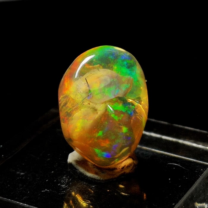 巨大エッグインオパール176.5ct/鉱物標本 巨大エッグインオパール176.5ct/鉱物標本