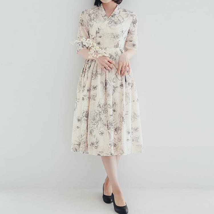 【韓服スタイル】チョリックワンピース Vネック 五分袖 ひざ下丈 ハイウエスト リボン コットン 花柄 上品 フェミニン 大人の女性 着こなし 春 秋 ホワイト S M L