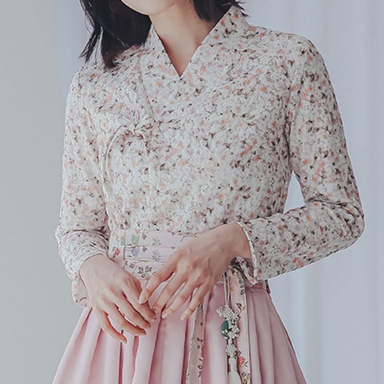 【韓服スタイル】チョリックブラウス Vネック 長袖 リボン コットン 花柄 上品 フェミニン 大人の女性 着こなし 春 秋 アイボリー S M L|好きなものいっぱい眞眞