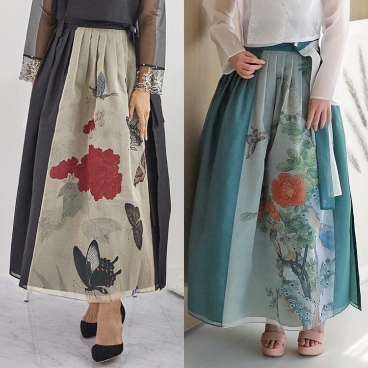 【韓服スタイル】ウエストスカート ひざ下丈 Aライン ハイウエスト リボン プリント柄 花柄 上品 大人の女性 エレガント 着こなし クラシック 春 秋 ブラック ブルー FREE｜好きなものいっぱい眞眞