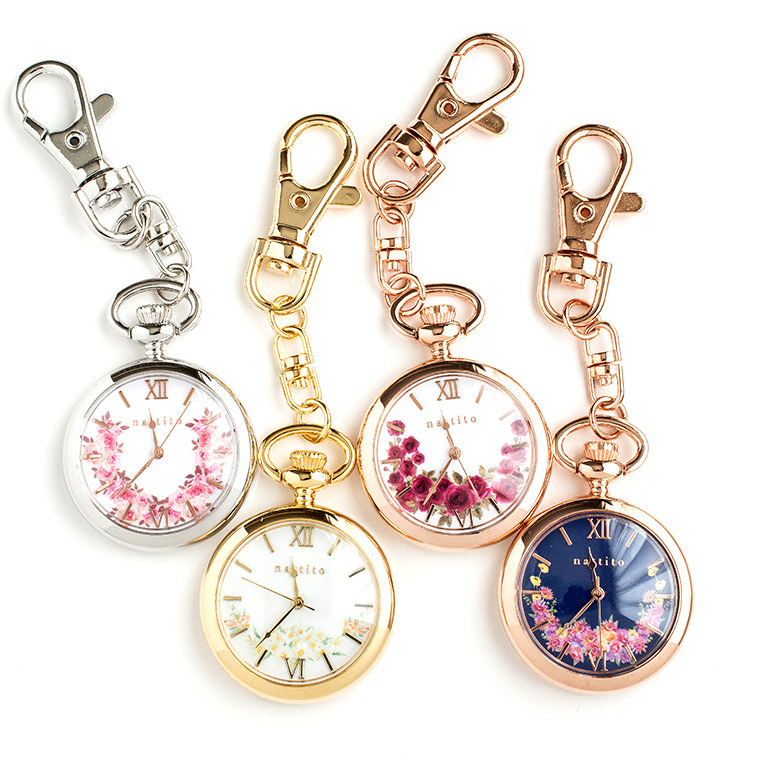 フラワーモチーフの懐中時計バッグチャーム 日本製ムーブメント メイドインジャパンムーブメント 薔薇 バラ 花 シルバー ゴールド ピンクゴールド