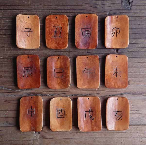 ビーズ 添え物装置 添え物物の具 原料品 手芸 御手手手工芸品 寄せあわせ 細工人 手彫り仕上 十二支のお皿 12枚書き割り 漢字操作手順 手作業 一個として同じ其の儀なし オンリー一 手作業の味 いの一番に穴あき